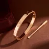 pulseira de j￳ias de grife para feminino J￳ias de pulseira de t￪nis j￳ias de j￳ias rosa ouro prata a￧o inoxid￡vel sem parafusos de fenda 4 cz diamantes casais de diamante pulseiras