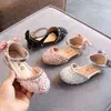 Летний новый корейский стиль горный хрусталь мягкие дна девушки сандалии принцессы обувь детская обувь весна девушки искусственная кожаная обувь G220418