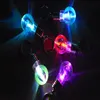 Creativo colorato bagliore lampadine portachiavi in plastica mini portachiavi luminoso giocattolo per adulti bambini regalo di festa di Natale