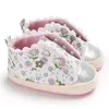 Premiers marcheurs 2022 Born Baby Chaussures Belles fleurs Fille Semelle souple Multicolore Semelle antidérapante Mocassins pour nourrissons