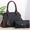 2341K Women Luxurys مصممي حقائب Crossbody جودة عالية حقائب اليد محافظ على الكتف تسوق تحمل حقائب 329n