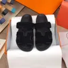 Chypre-pantoffels Modeontwerperssandalen Comfort Slipper Platform Sandaal Strand Klassieke platte sandaal Dame lederen slippers