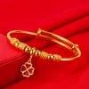 Vierblättriges Kleeblatt-Charm-Armband, goldene Armreifen, neuer modischer klassischer Damenschmuck für Geburtstagsgeschenke
