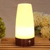 Lâmpadas de mesa Lâmpada LED de luz quente com PIR Motion Sensor Battery Operated Night Lighttable Lampstable