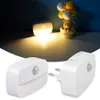 Gadgets USB Veilleuse LED avec capteur de mouvement PIR prise murale dans la lampe de nuit chambre décor lampes à douille pour placard allée couloir voie