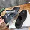 2022 Sapatos de chifre de rinoceronte fofos para homens, sapatos de couro estranhos, sapatos Derbies Derby masculinos, dedo quadrado, plataforma masculina, Oxfords, altura crescente