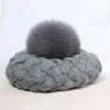 Sombrero de lana hecho a mano Mujeres Color puro Boina de punto japonesa Moda Fox Fur Ball Hat AllMatch Venta al por mayor J220722