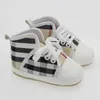 Pu lederen babymeisjes nieuwe kinderen eerste wandelaars baby peuter klassieke sport zachte zool schoenen sneakers prewalker look voor langdurige zaken met je