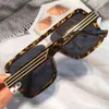 2022 Nouvelle marque de luxe Lunettes de soleil en une pièce carrée pour femmes Vintage surdimensionné Lens de soleil Men Hop Eyewear Black Y2208479559