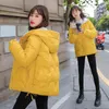 Qingwen Short Cotton Quilted Winter Jacket Women Korean Loose Bread Jacket気質肥厚ジッパースタンドカラーフード付きパーカーL220725
