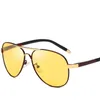 Sonnenbrillen Männer polarisierte pochrome graue gelbe Pilotstil ändern Farbglasesunglasses