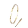 Designer di gioielli Bracciale con cuore d'amore Delicato braccialetto reale in acciaio inossidabile 14K Colori artigianali Oro / Argento / Rosa Uomini di lusso Donne Ragazze adolescenti Braccialetti con ciondoli estetici