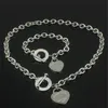 Ny designer armband halsband set silver hjärta hög kvalitet original mode enkelt utsökt klassiska lyxarmband damer smycken presentbälte
