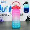 Quifit vattenflaska 2l studsar strå gallon med unik tidslinje mätning mål BPA sport bärbar 220307
