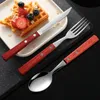 Plotsware bestick sätter middagskedar Kniv och gaffel set 304 rostfritt stål med trä bred handtag porslin dinnerware