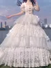 فستان زفاف قوطي الدانتيل الأبيض 2022 في العصور الوسطى الفيكتورية قصيرة الأكمام خطوط الكشكشة ثياب الزفاف الأزياء الأزياء العروس