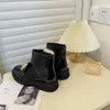 Martin Desert Boot Motocycle Booties Fashion Buty Platforma Women Winter Boto Love Strzałka 100% prawdziwe skórzane butie płaskie buty z klamrą