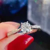 Anneaux de mariage Huitan Top qualité cristal cubique zircone pour femmes couleur argent fiançailles anniversaire cadeau classique bijoux Rita22