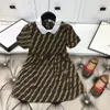 豪華な夏の人形襟のドレスメッシュスカートハイエンドキッズドレスプレッピースタイルスプライシングデザイナーガールズコットンプリーツスカートクラシック6756498