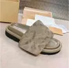2022 senaste Poolkudde Comfort Mules Herr Kvinnor Mode Tofflor Dam Sommar Vibrerande sandaler Puffig stil Klassisk Slides 35-41