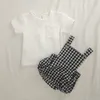 2pcs/set夏のベビー服男の子女の子ホワイトTシャツ  格子縞のストラップパンツロンパース幼児ファッションジャンプスーツ服セット220507