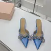 2022 New Lady Designer Summer Women Sandals PVC Plined Tee Tee Crystal Bowtie High Heels Stiletto Zapatos Slingback Sandalias Shoes