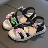 Летние маленькие девочки сандалии цветок простые милые розовые зеленые дети малыш малыш малышка мягкая повседневная школьница обувь 220525