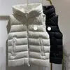 Designer Mens Down Coletes França Chapéu com Letras Womens Colete Bordado Peito Crachá Quente Outerwear Casacos de Inverno