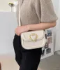 HBP حزمة حقيبة بسيطة أزياء ولي تاج القلب على شكل قفل الإحساس وقت الفراغ أكياس crossbody