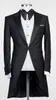 Mäns kostymer Blazers Classic Black Men Tuxedos Custom Made Peaked Lapel Slim Fit 1 Piece Set Bröllopsfest Formell Grooms Blazer