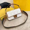 bolso de diseñador Bolso de hombro pequeño Bolso de mano para mujer bolso de cámara Bolso Bolso de maquillaje de alta calidad Bolso de mujer Correa desmontable Cartera con hebilla de metal Bolso lujoso