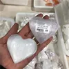 Dekorativa föremål Figurer Natural Quartz Vacker Vit Selenite Heart Shaped Crystal for Home DecorationDecorative