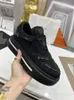 Tênis de grife para homens e mulheres Sapato da moda Triângulo de luxo Marca 22SS Esportes Sapatos casuais Tênis ao ar livre Lacing Trainer