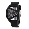 Montres-bracelets femmes montre-bracelet en bois noir dames montres à Quartz femme bambou cuir montre-bracelet mode Triangle bois horloge goutte