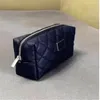 Moda bolsa de maquiagem clássico acolchoado cor preta caso cosmético vintage festa embreagem bag260d