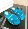 Tasarımcı terlik platformu sandaletler baskısı beyaz trefoil deri yamalar ayakkabı monogramları şık hafif kadın sandaletler