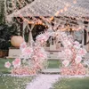 装飾的な花の花輪ウェディングプロップロードリードネットガーゼフラワーPVCポールシェルフヤーンスタンドエルパーティーステージレイアウトウィンドウディスプレイデコ