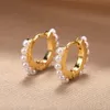 Hoop Huggie Elegant Vintage Pearl Earrings for Women Small Circle Fashion Korean smycken Kvinnlig öronringshoop