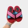 Designer Kids Big Toddler Slide Brodery Slipper Baby Shoes Clog Sandal Akustisk slip på platt loafer Letter Tryckt tofflor Girl Tainers Beach Sandals Sneakers