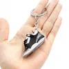 Fashion Creative Mini 3D Basketball Shoes Keychains Stereoskopiska modell Sneakers Entusiast Souvenirs Keyring Car Ryggsäckhängen gåva 1K8A