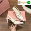 Nuovo 2023 Scarpe eleganti di marca di moda Décolleté con borchie di cristallo Décolleté con tacchi firmati Sandali bianchi neri da donna Sneakers con tacco