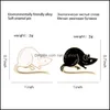 ピンブローチジュエリーブラックホワイトラットエナメルピンカスタムマウス動物バッジバッグシャツラペルバックル友達のためのシンプルギフトドロップ配達20