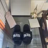Projektantka Slipper luksusowe kobiety sandał marki Paris Slide Płaski dół Flip Flip Design Design Sandals Sandals Buts by Shoebrand S50 03