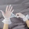 Fünf Finger Handschuhe Frauen Schwarz Weiß Sommer Uvproof Fahren Braut Mesh Fishnet Spitze Blume Fäustlinge Volle Finger Mädchen Hochzeit7205684