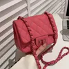 Luxury Women Diamond Grain Små Flap Väskor Kopplingskedja Crossbody Bag Märke Designer PU Läder Lila Blå Skulderväskor