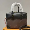 Luxe ontwerper schoudertassen vrouwen bakken mode mode kogelketens handtassen klinknagel flap zak lederen tote grote capaciteit crossbody artwork