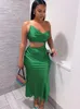 Mozision Satin Sexy Hollow Out Maxi Dress Women Green Spaghetti Strap Elegante jurken Zomer Skinny Fashion Party Clubwear 220629