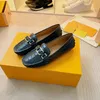 Женщины ручной работы Gloria Loafers Classic Studs нижняя галстука для бабочки с покрытием Canvas Flower Print обратная модная обувь Mkjkk000001