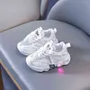 Taille 21-30 Enfants LED Baskets Lumineuses Filles Casual Chaussures Mesh Glowing Chaussures pour Enfant Garçons Bébé Baskets avec Semelle Légère G220527