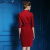 بدلات فستان الموضة للنساء الدانتيل الأحمر حتى الدعوى الدعوى المسحوصة سيدة العمل العمل الطويل السترة بالإضافة إلى حجم W220331
